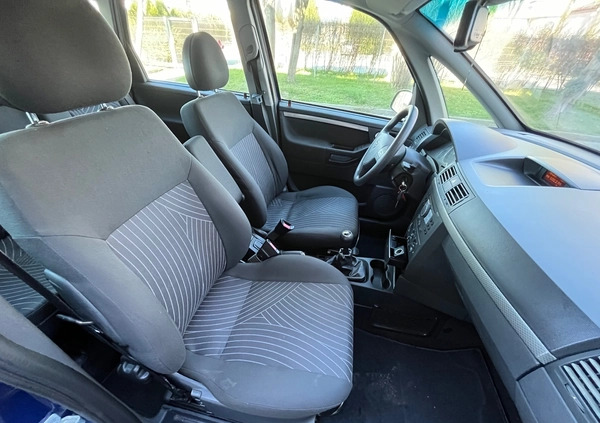 Opel Meriva cena 10900 przebieg: 157000, rok produkcji 2006 z Bieruń małe 254
